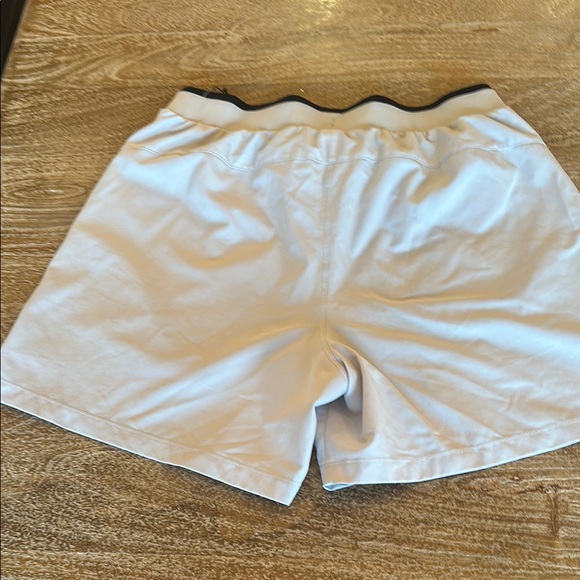 White Athletic Shorts with Lightweight Fabric and Elastic Waistband - Picture 3 of 3